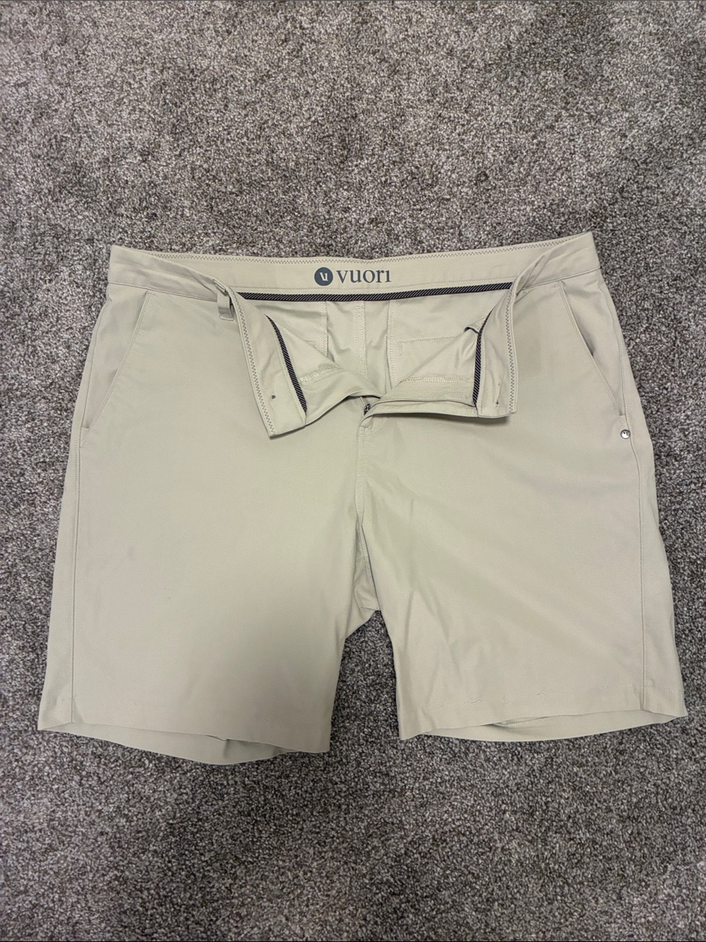 Vuori Men's Performance Shorts in Light Tan